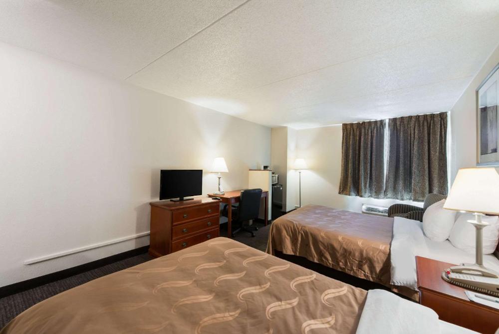 Double Room with Two Double Beds - Non-Smoking interior